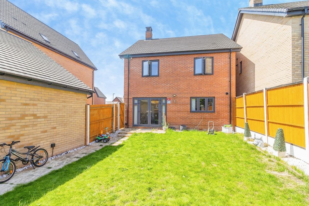 Property photo 2 of 19