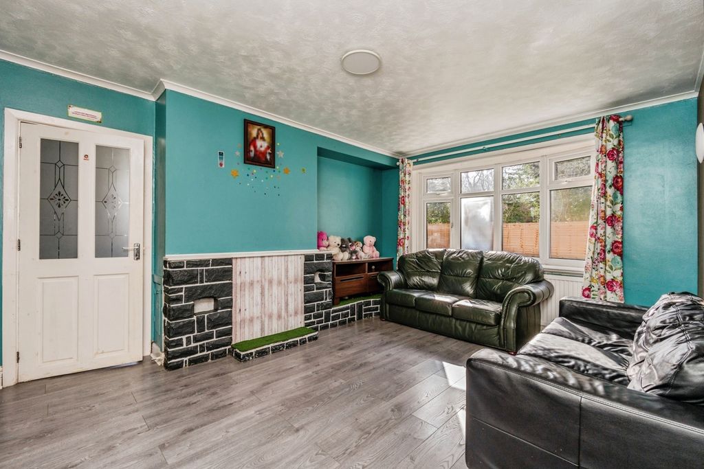 Property photo 3 of 20 Pbox-Img.Jpg