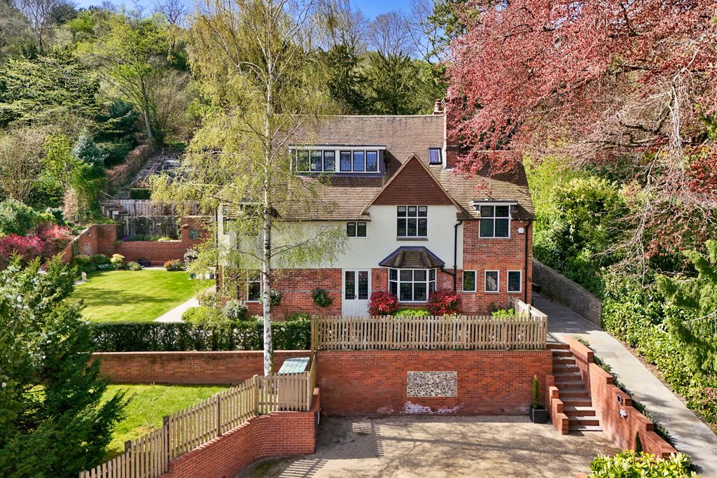 Property photo 1 of 30