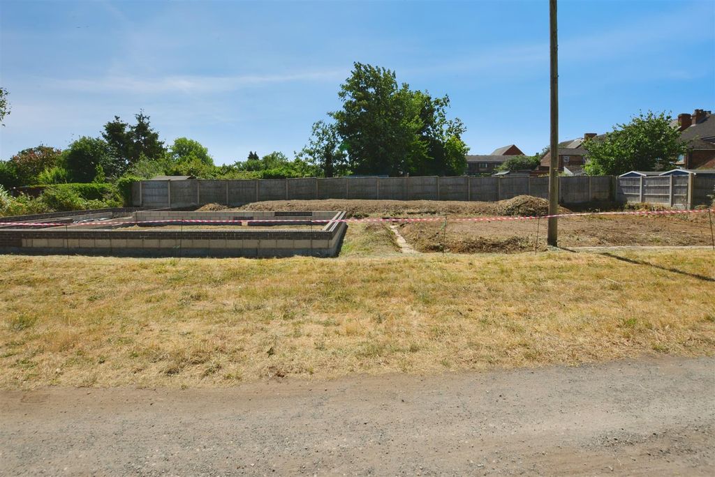 Property photo 3 of 3 Plot