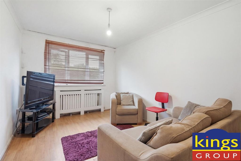 Property photo 3 of 8 003_Img_4497.Jpg