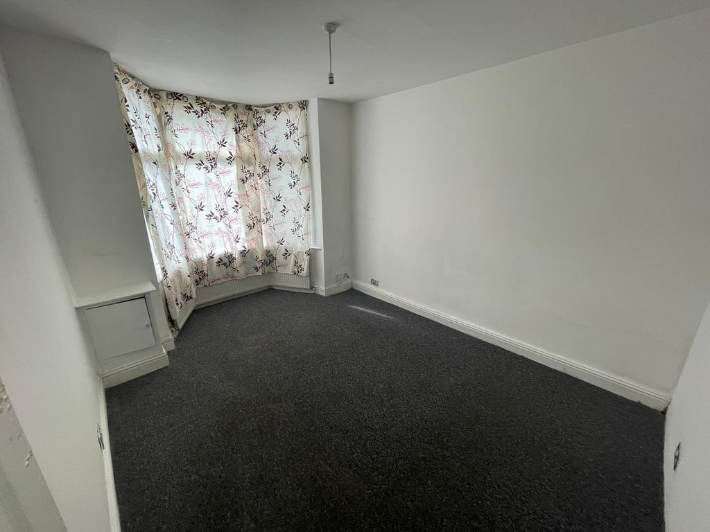 Property photo 2 of 10 Gallery