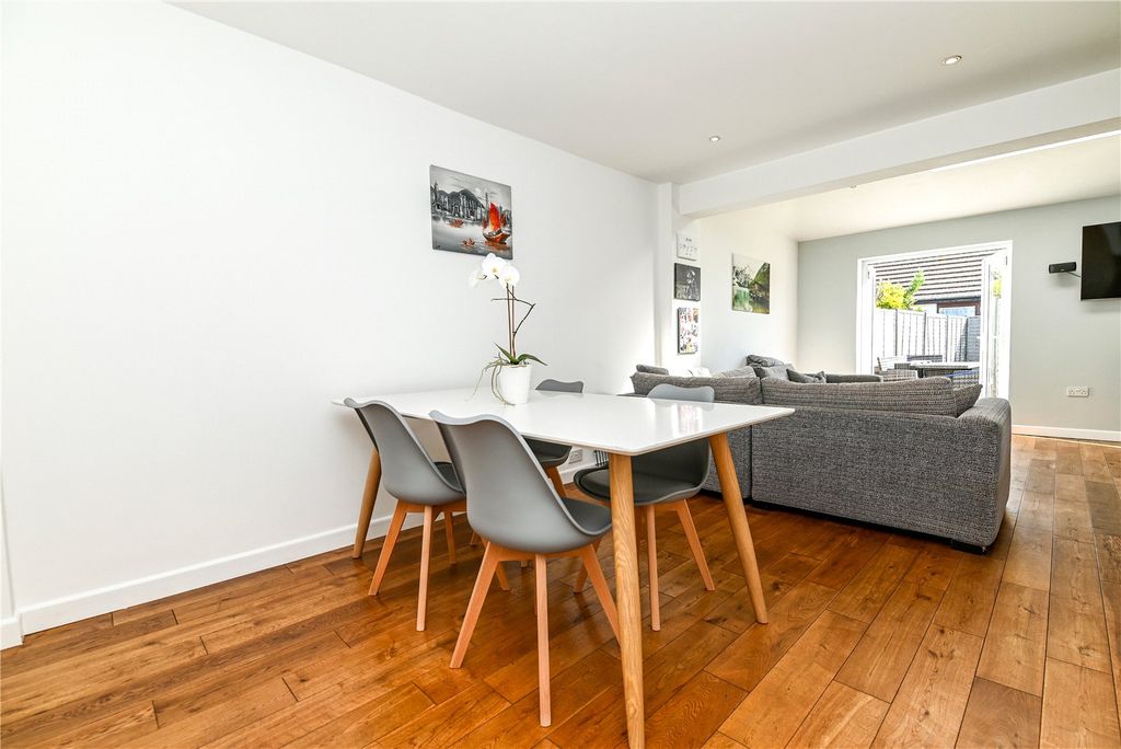 Property photo 3 of 26 Picture No. 27