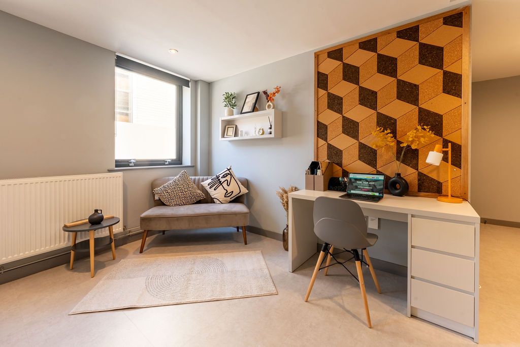 Property photo 2 of 20 Thewalls-3.Jpg