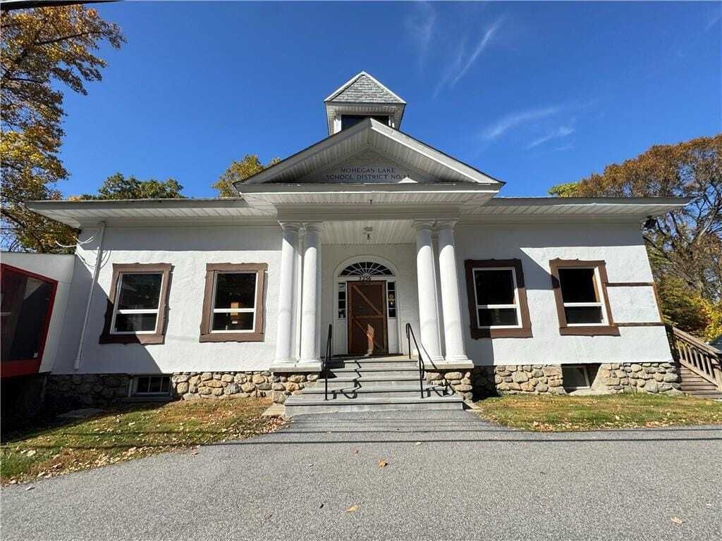 Property photo 1 of 10