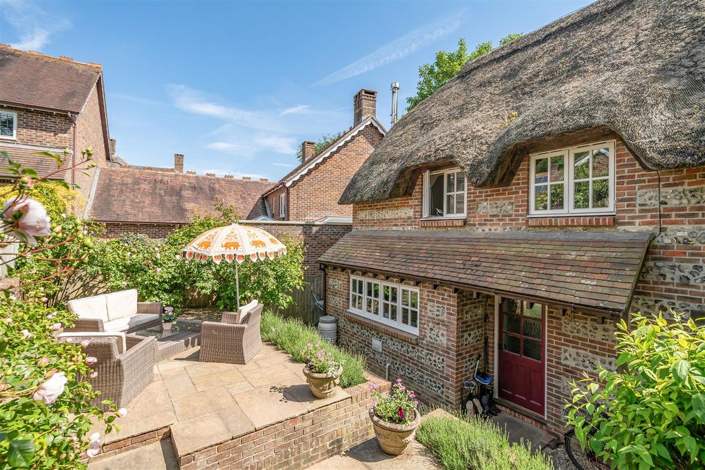 Property photo 2 of 19