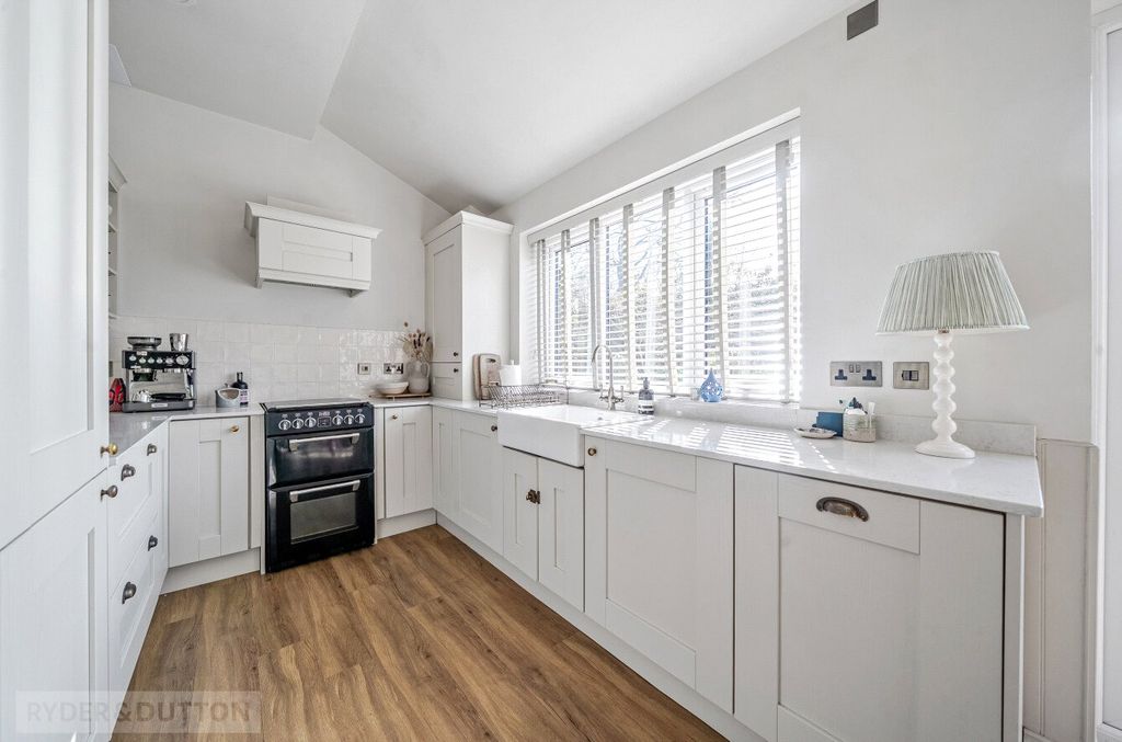 Property photo 3 of 16 Kitchen Diner