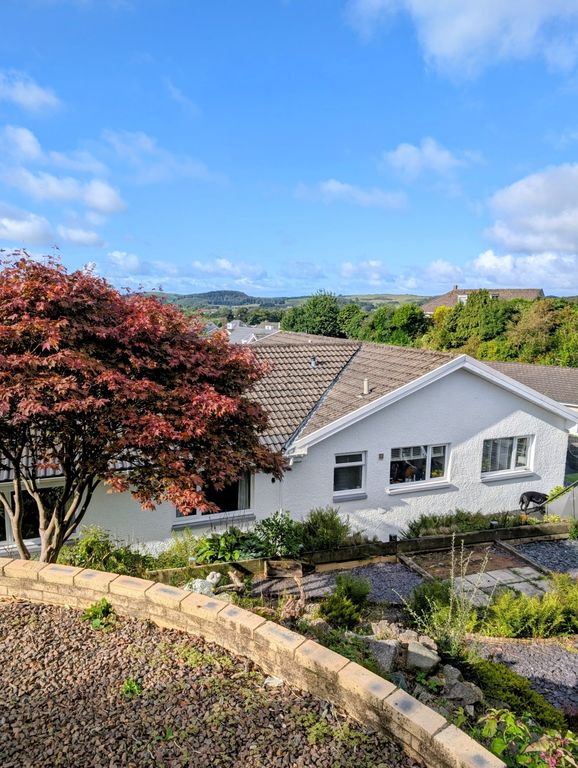 Property photo 3 of 44