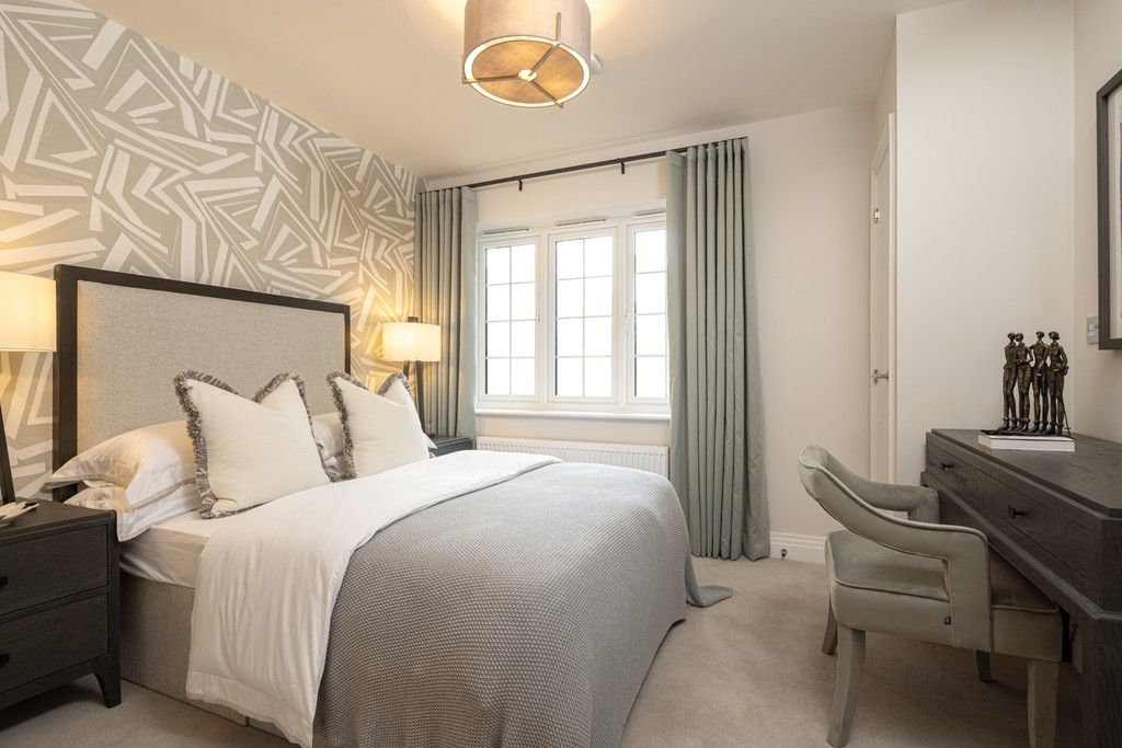 Property photo 3 of 7 Brooklands Grove, Weybridge