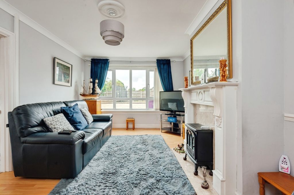 Property photo 2 of 16 Pbox-Img.Jpg