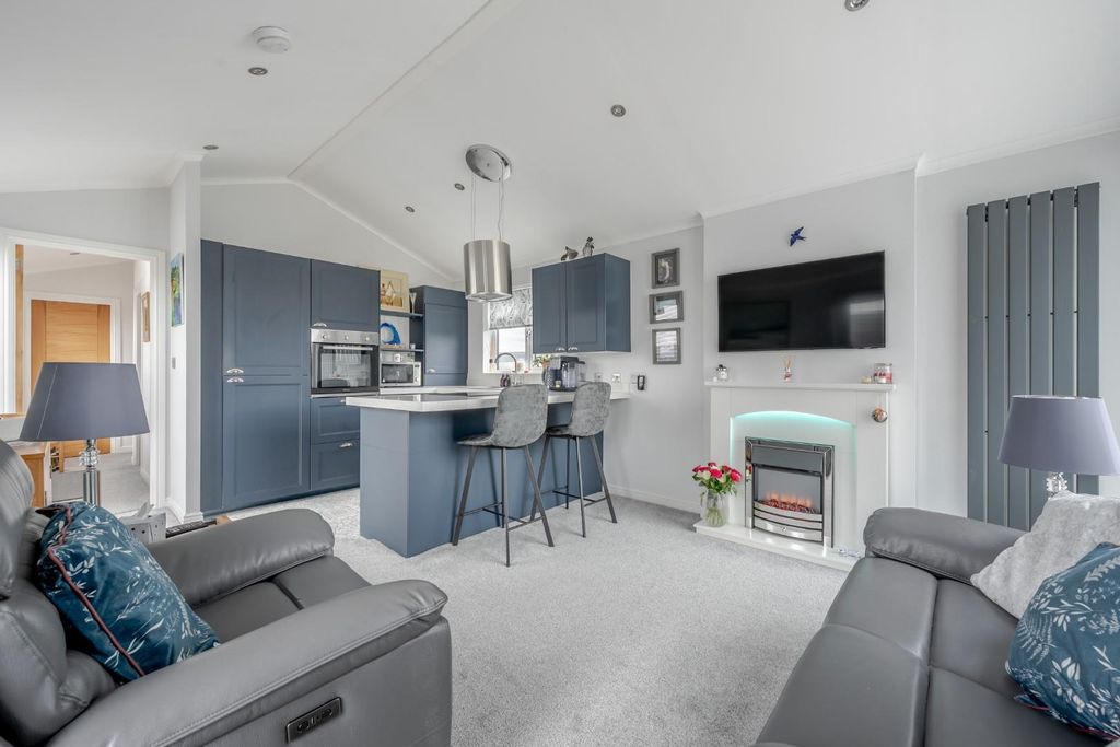 Property photo 3 of 14 Dsc02686-Hdr.Jpg