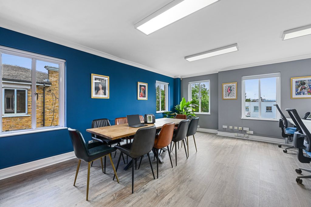 Property photo 2 of 10