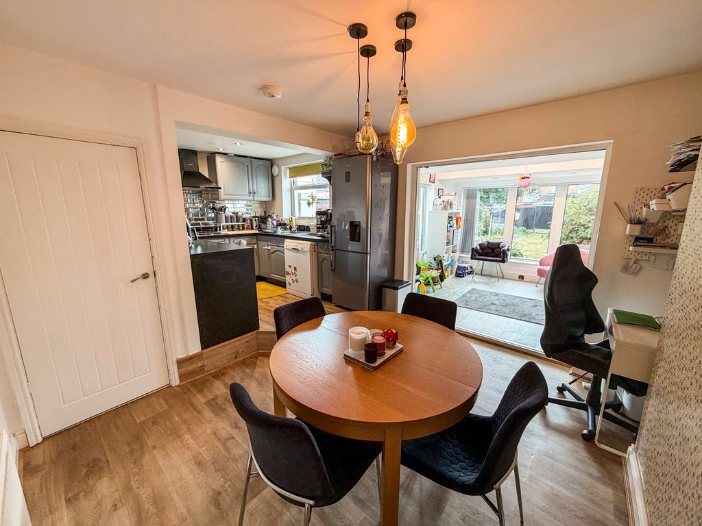 Property photo 3 of 18 Kitchen/Diner