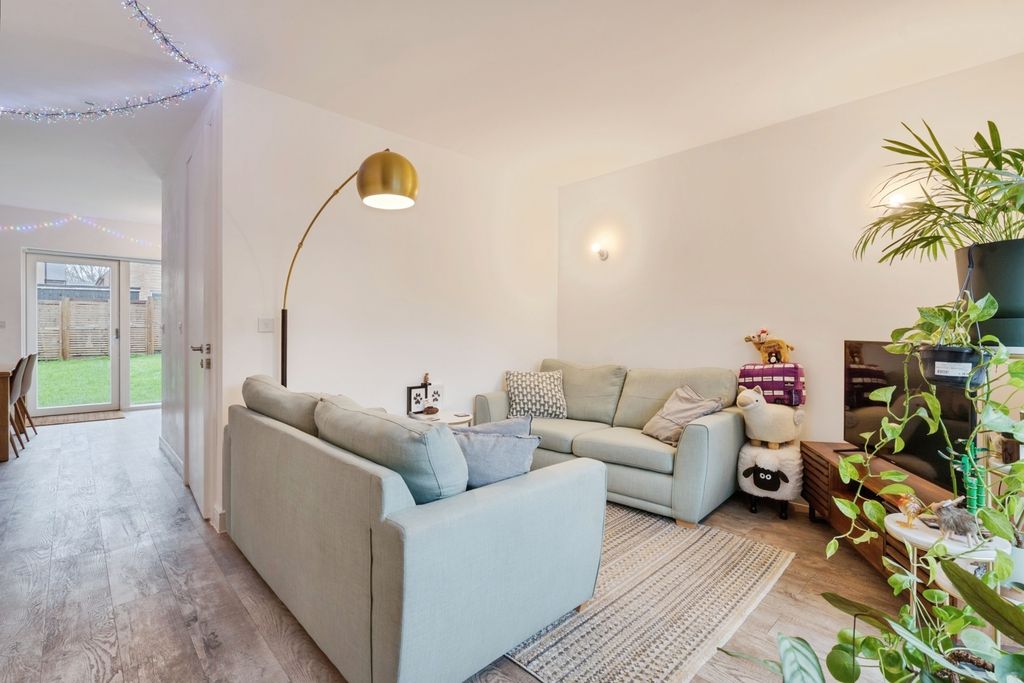 Property photo 3 of 17 Photo