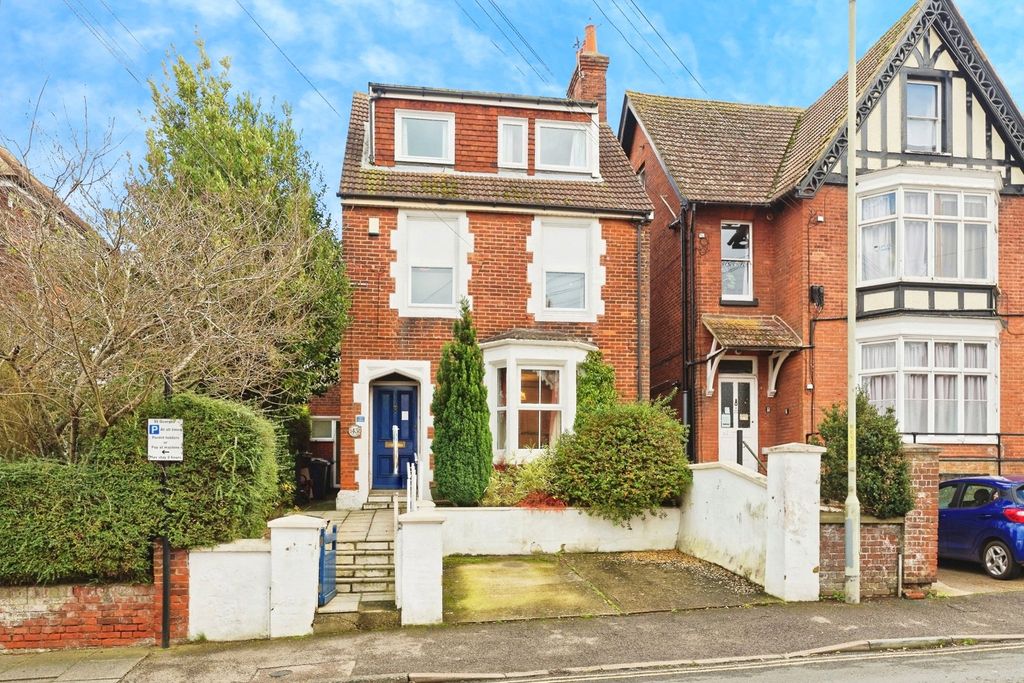 Property photo 1 of 17 Picture No. 02