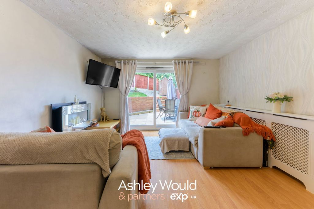 Property photo 2 of 18