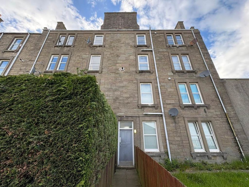 Property photo 1 of 8 Front Of Flat