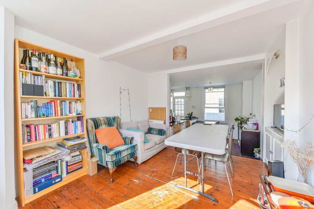 Property photo 2 of 12