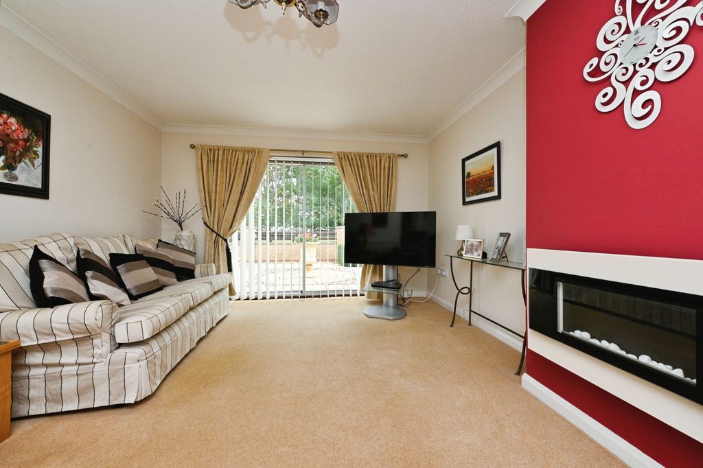 Property photo 3 of 20 100003