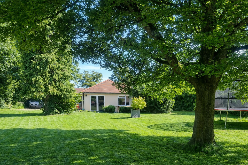 Property photo 1 of 31