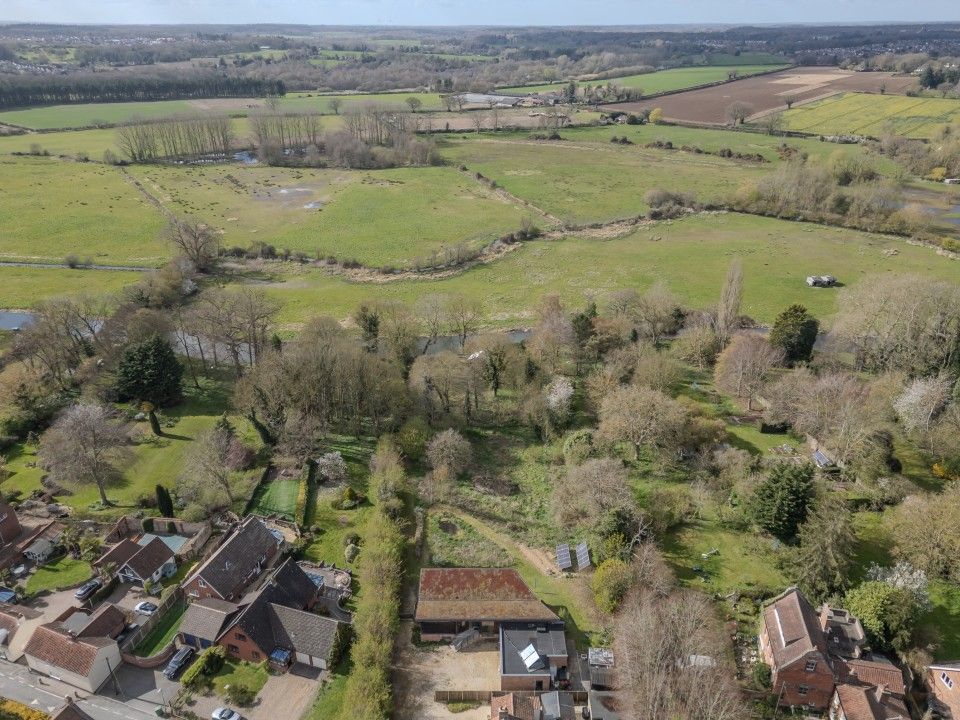 Property photo 2 of 31