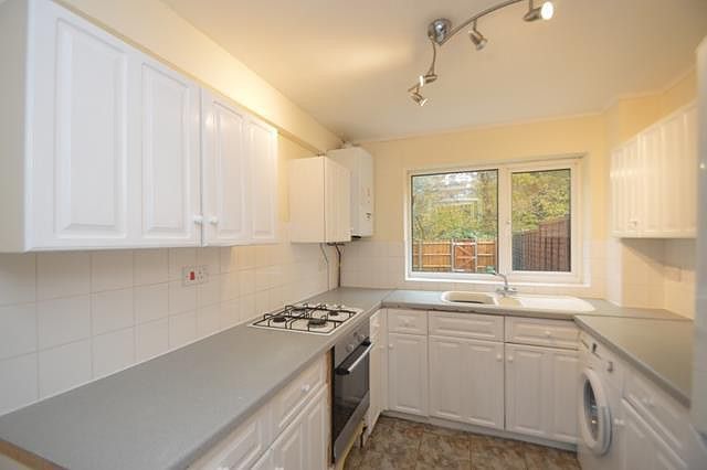 Property photo 2 of 9 Kitchen