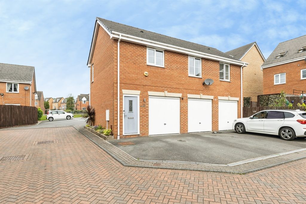 Property photo 1 of 12