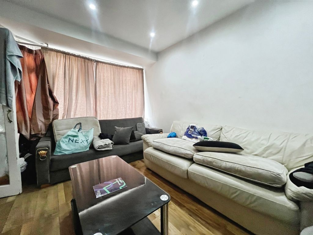 Property photo 2 of 7 Pbox-Img.Jpg