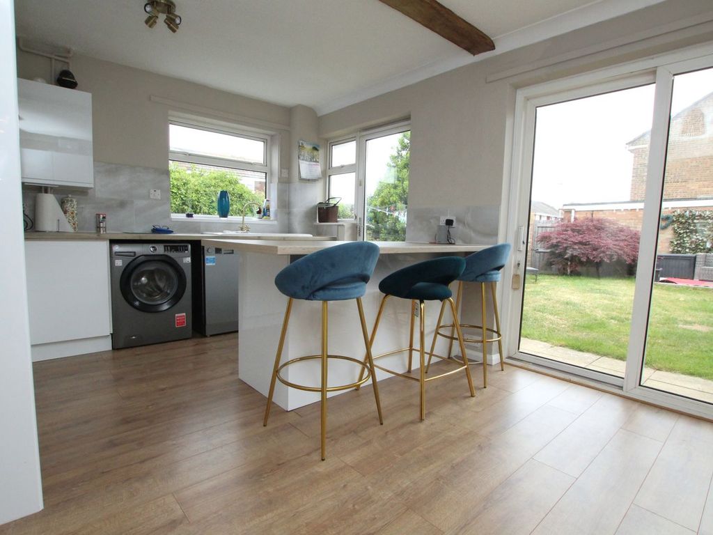 Property photo 3 of 23