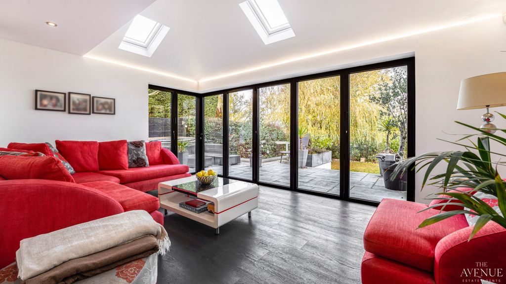 Property photo 2 of 39 4682474