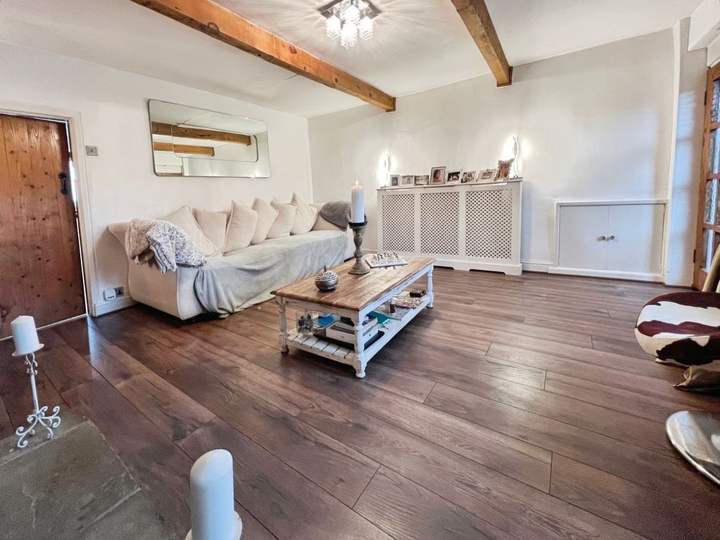 Property photo 2 of 22 Lounge