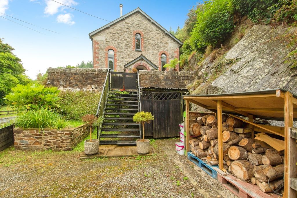 Property photo 1 of 17 Chapel
