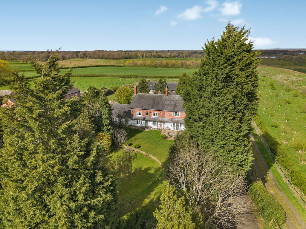 Property photo 3 of 45