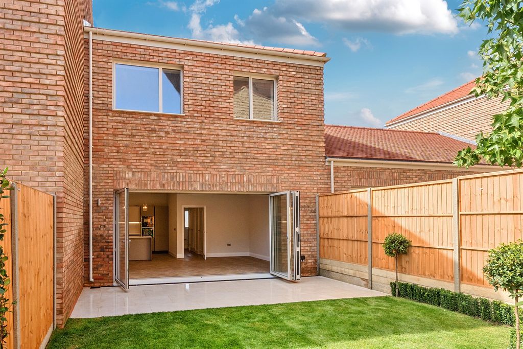 Property photo 2 of 22