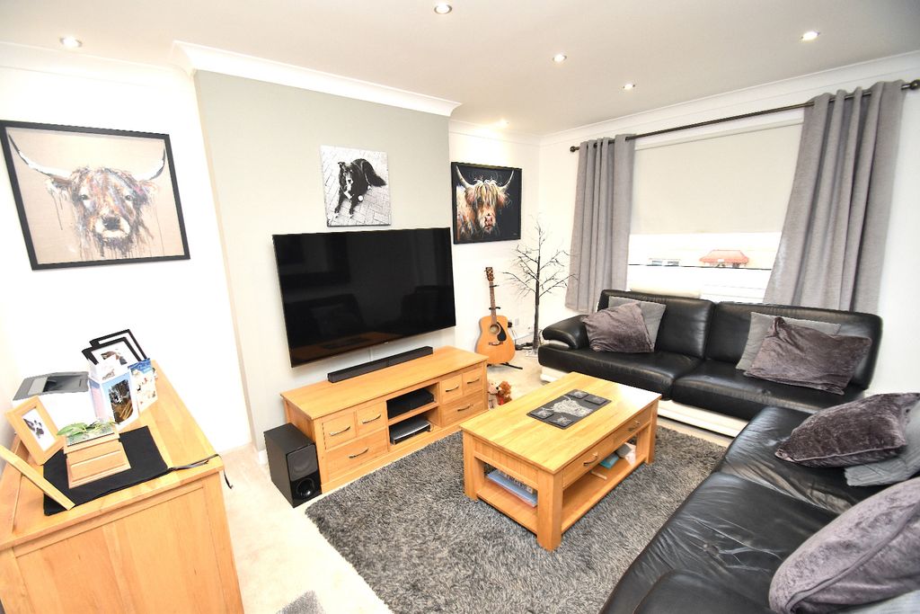 Property photo 2 of 17 4697993