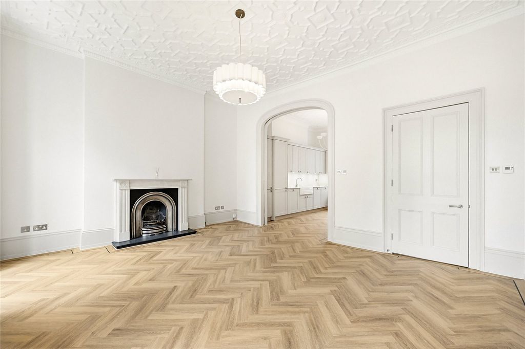 Property photo 3 of 17 Picture No. 35