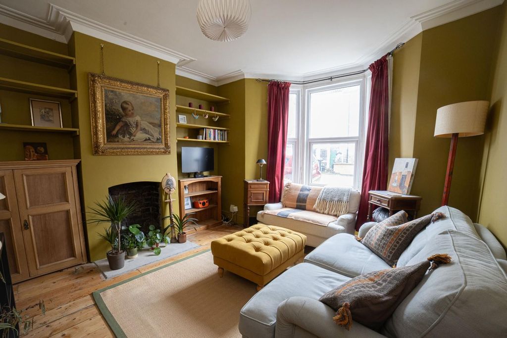 Property photo 2 of 30 Living_Room (3).Jpg