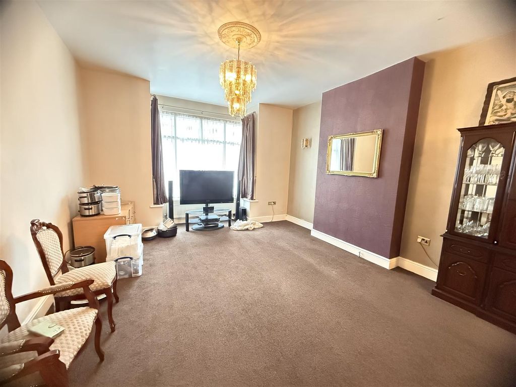 Property photo 3 of 17 61 Lodge Road -4.Jpg