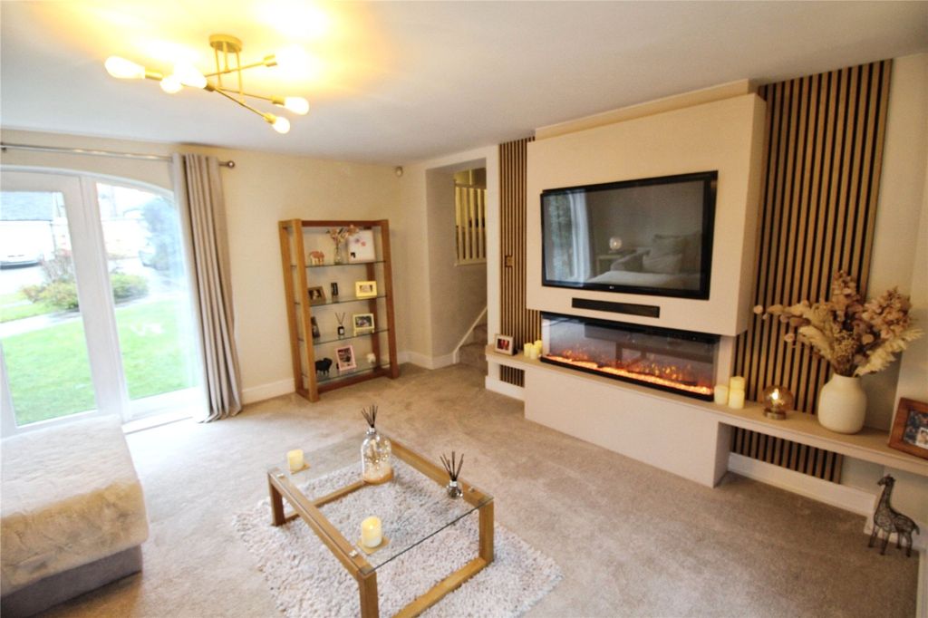 Property photo 2 of 20 Lounge