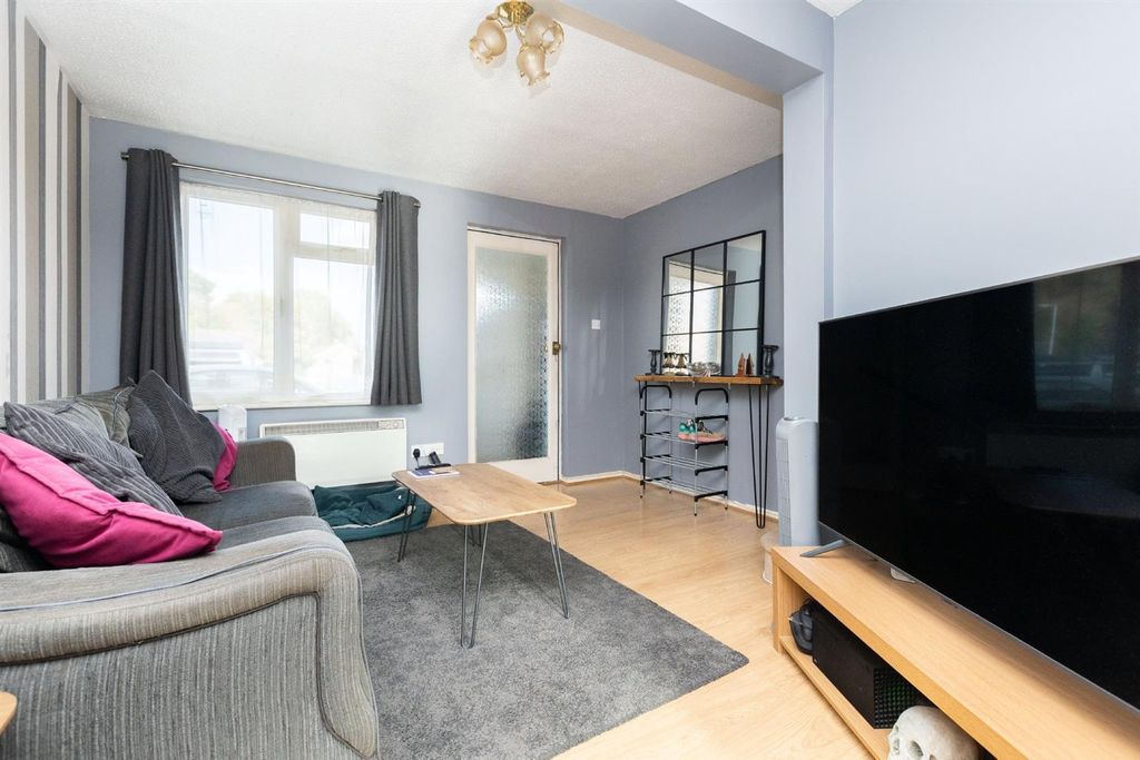 Property photo 3 of 12