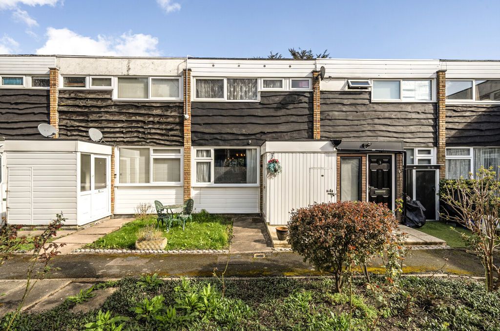 Property photo 1 of 18 Front