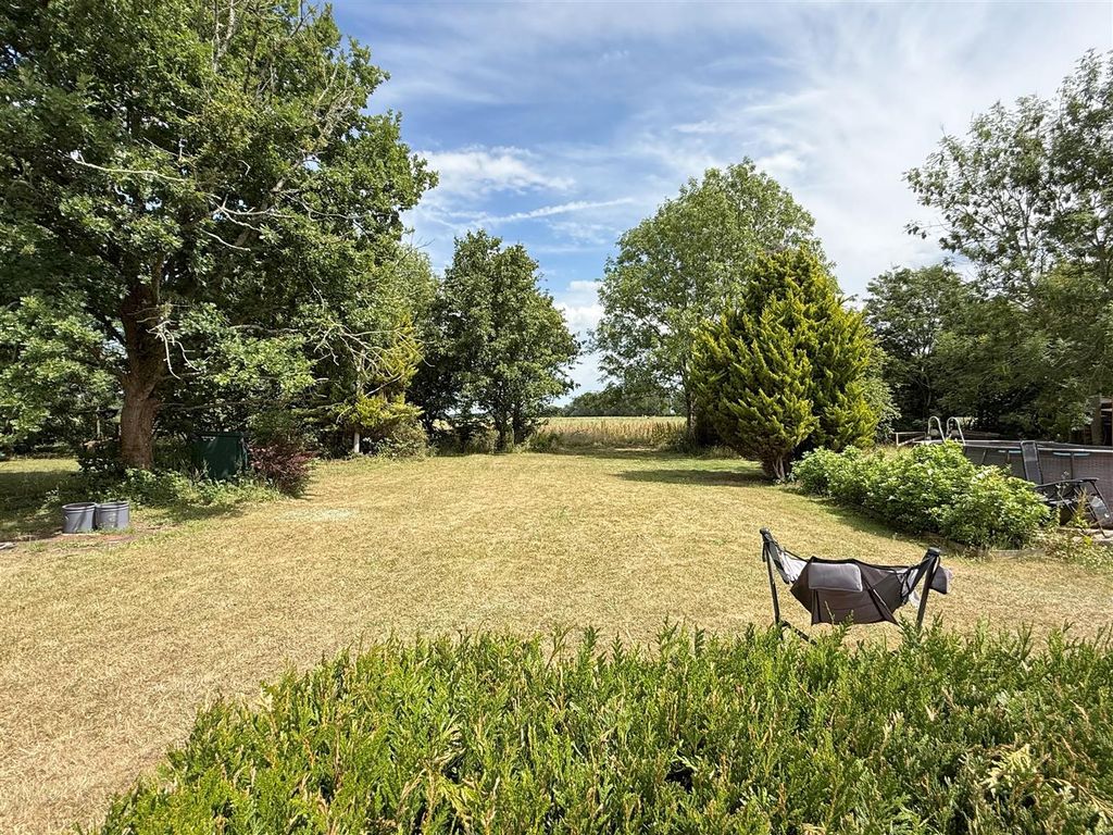 Property photo 3 of 44 Grd 2.Jpg