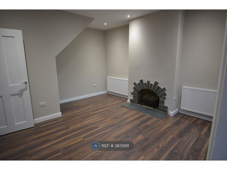Property photo 2 of 10 Rear Reception