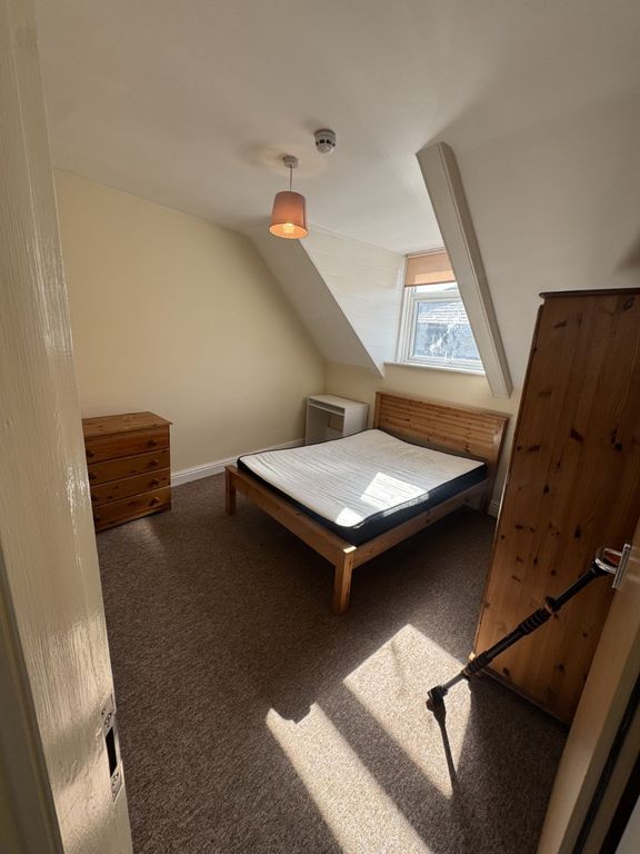 Property photo 3 of 7 58A Bed1