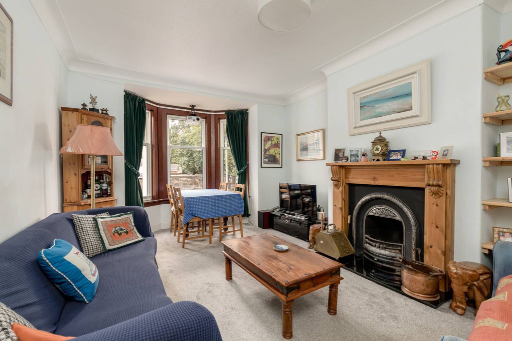Property photo 1 of 17 Sitting Room