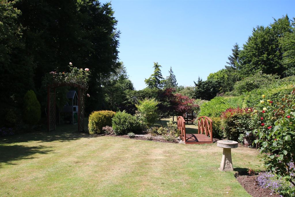Property photo 2 of 12 Tm Gdn 2.Jpg