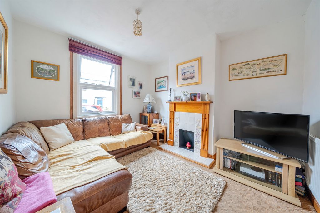 Property photo 2 of 12