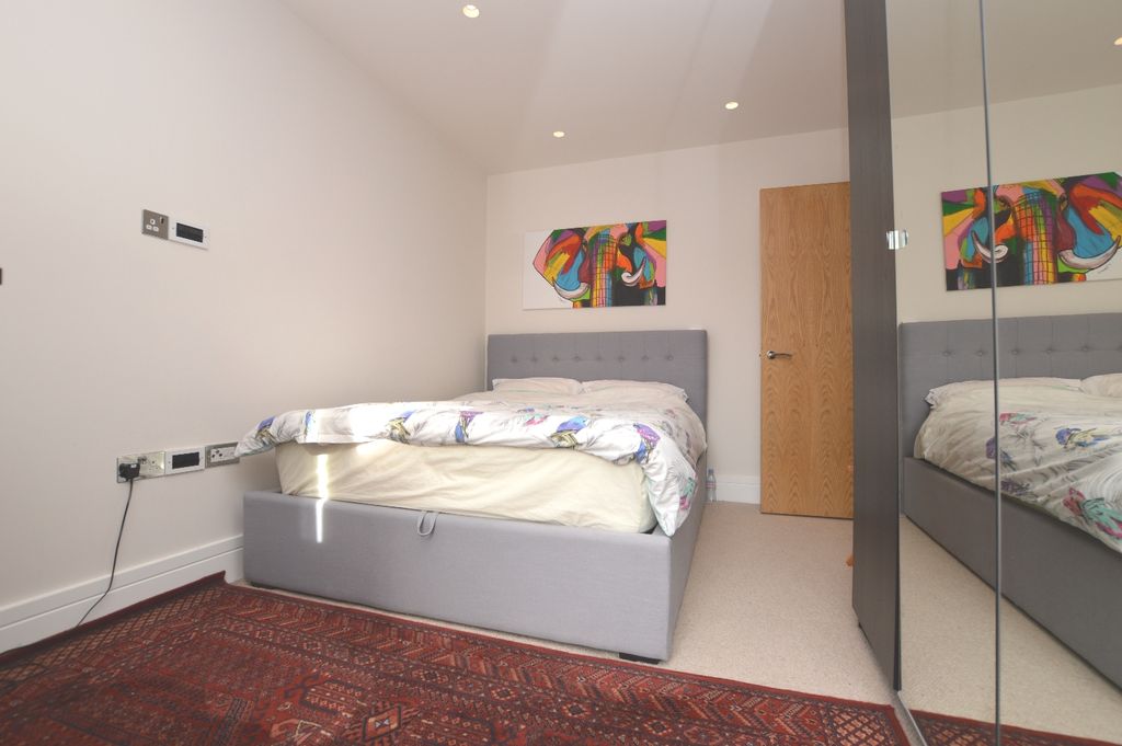 Property photo 3 of 8 Bedroom