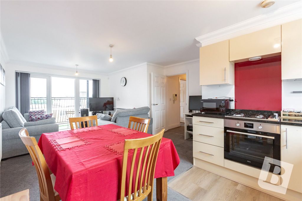 Property photo 3 of 13 Kitchen