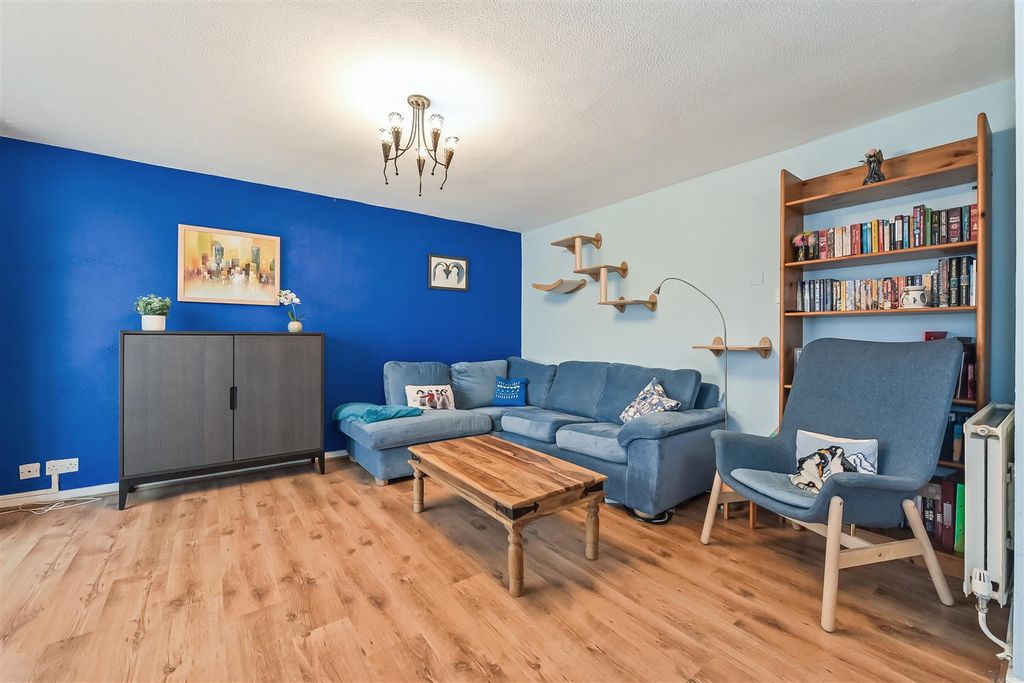 Property photo 2 of 21 Ph24_6346713.Jpg